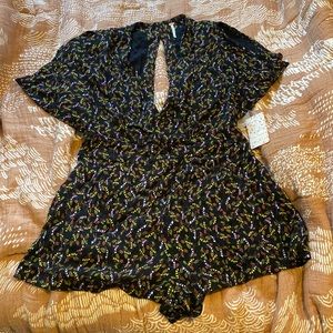 Free People Split Sleeve Printed Romper sz 12 Shorts, Meet Virginia Black Combo